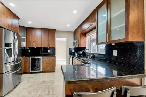 Kitchen - 19320 E Saint Andrews Dr, Hialeah, FL 33015 photo 2 of 4