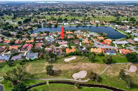View/Area - 19320 E Saint Andrews Dr, Hialeah, FL 33015 photo 4 of 15