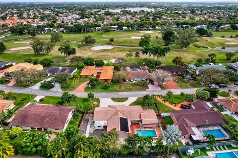 View/Area - 19320 E Saint Andrews Dr, Hialeah, FL 33015 photo 14 of 15