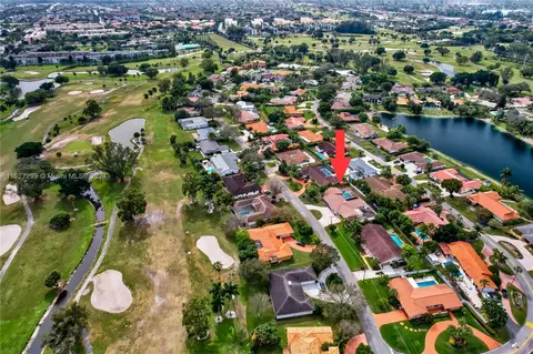 View/Area - 19320 E Saint Andrews Dr, Hialeah, FL 33015 photo 5 of 15