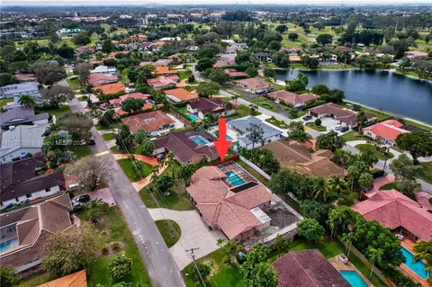 View/Area - 19320 E Saint Andrews Dr, Hialeah, FL 33015 photo 12 of 15