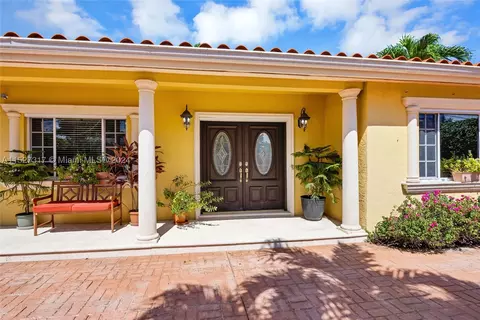 2131 SW 25th St, Miami, FL 33133