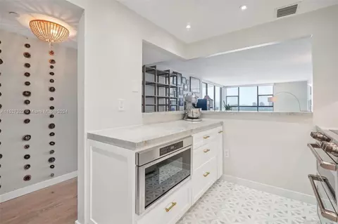 20505 E Country Club Dr #1638, Aventura, FL 33180