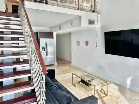 41 SE 5th St #1706, Miami, FL 33131