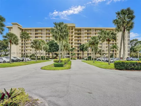 3050 N Palm Aire Dr #708, Pompano Beach, FL 33069