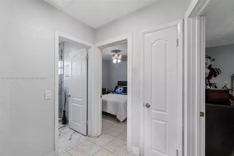 4715 E 8th Ln, Hialeah, FL 33013 photo 17