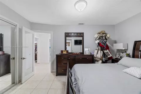 4715 E 8th Ln, Hialeah, FL 33013 photo 24