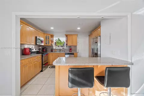 4715 E 8th Ln, Hialeah, FL 33013 photo 10