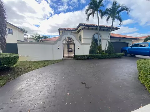 8260 NW 162nd St, Miami Lakes, FL 33016