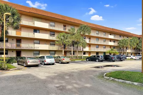 4955 E Sabal Palm Blvd #202, Tamarac, FL 33319