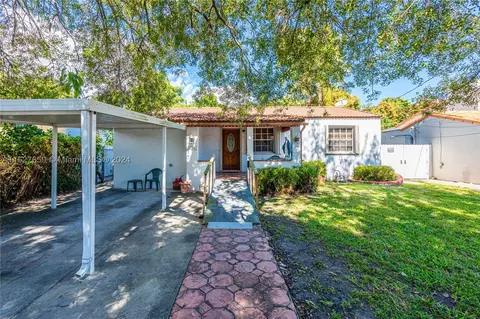 4261 SW 6th St, Miami, FL 33134