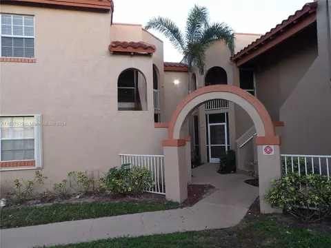 433 SW 86th Ave #206, Pembroke Pines, FL 33025