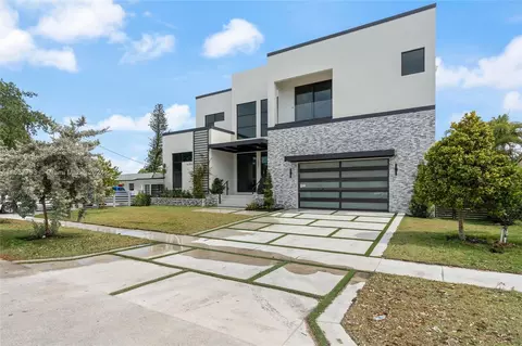 1980 NE 124th St, North Miami, FL 33181