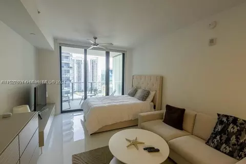 1010 Brickell Ave #2510, Miami, FL 33131