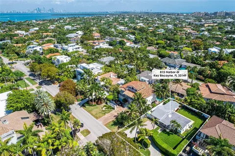View/Area - 815 Harbor Dr, Key Biscayne, FL 33149 photo 5 of 5