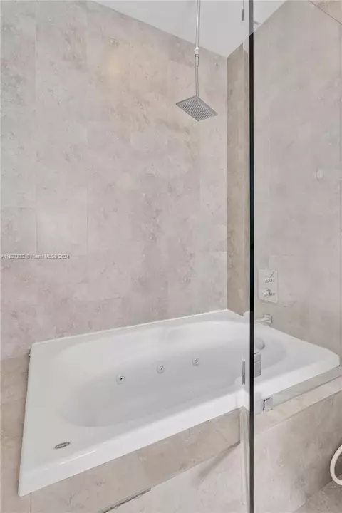 Bath - 815 Harbor Dr, Key Biscayne, FL 33149 photo 2 of 4