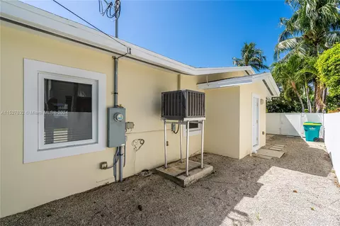 Exterior - 815 Harbor Dr, Key Biscayne, FL 33149 photo 11 of 11