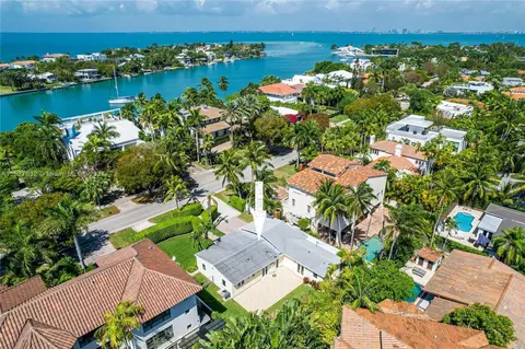 View/Area - 815 Harbor Dr, Key Biscayne, FL 33149 photo 1 of 5