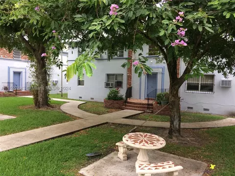 424 NE 82nd St #4C, Miami, FL 33138
