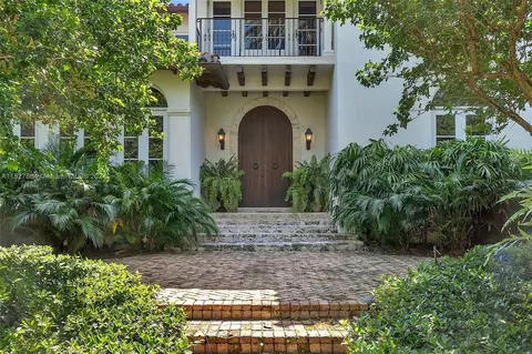 Exterior - 695 Harbor Dr, Key Biscayne, FL 33149 photo 2 of 4