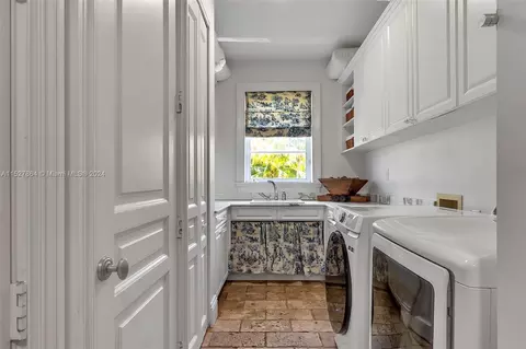 Other - 695 Harbor Dr, Key Biscayne, FL 33149 photo 3 of 4