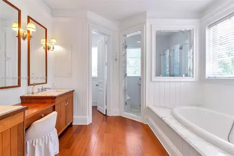 Bath - 695 Harbor Dr, Key Biscayne, FL 33149 photo 1 of 1