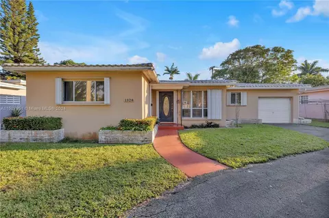 1328 Dewey St, Hollywood, FL 33019