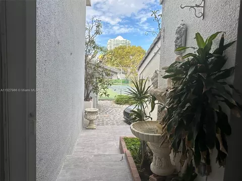 218 Poinciana Dr #208, Sunny Isles Beach, FL 33160