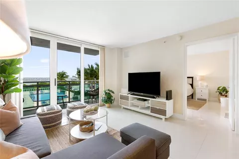 6917 Collins Ave #411, Miami Beach, FL 33141