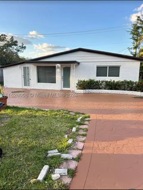 5701 Freedom St, Hollywood, FL 33021