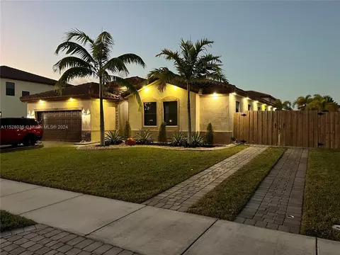 2439 SE 3rd St, Homestead, FL 33033
