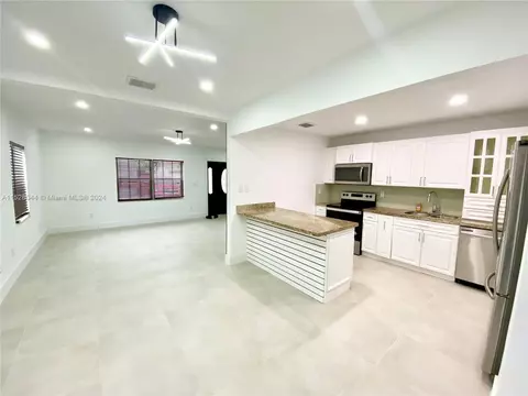 340 Tamiami Blvd, Miami, FL 33144