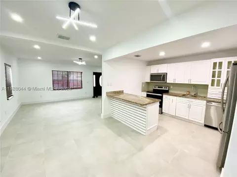 340 Tamiami Blvd, Miami, FL 33144