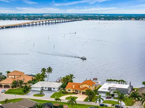 2526 SE 28th St, Cape Coral, FL 33904