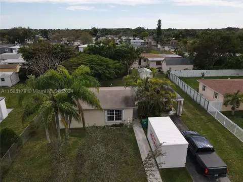 9990 Dominican Dr, Cutler Bay, FL 33189