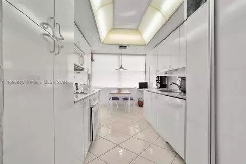 18061 Biscayne Blvd #304, Aventura, FL 33160