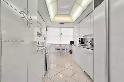 18061 Biscayne Blvd #304, Aventura, FL 33160