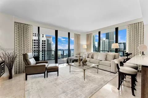 68 SE 6th St #2401, Miami, FL 33131