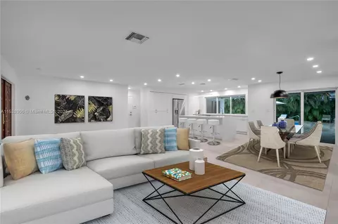 811 Washington St, Hollywood, FL 33019