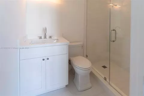 Bath - Undisclosed, Key Biscayne, FL 33149 photo 4 of 14