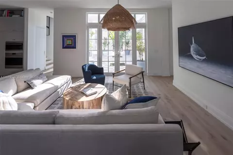 Living - Undisclosed, Key Biscayne, FL 33149 photo 4 of 8