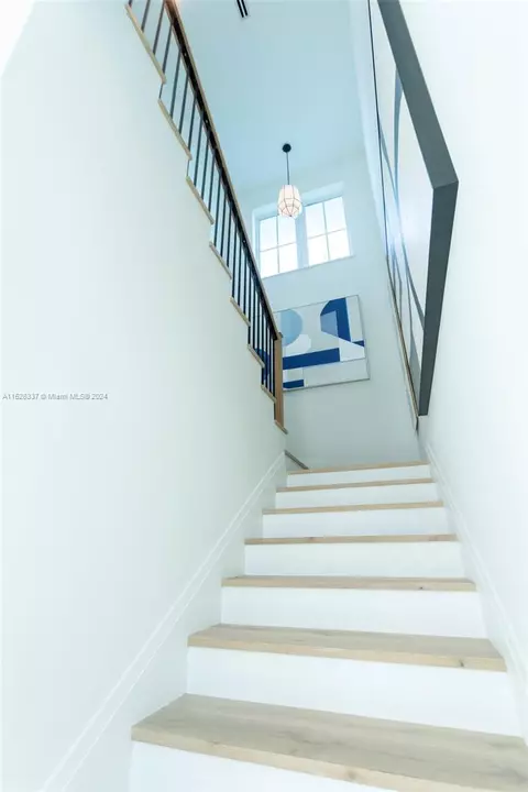 Entry Way - Undisclosed, Key Biscayne, FL 33149 photo 6 of 9