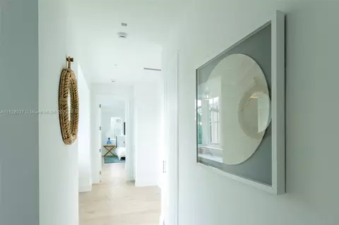 Entry Way - Undisclosed, Key Biscayne, FL 33149 photo 9 of 9