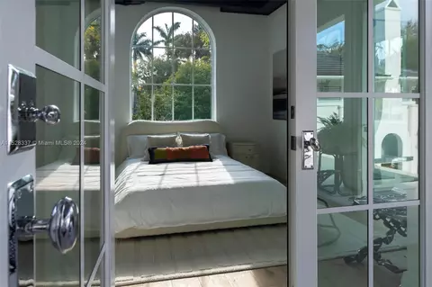 Bedroom - Undisclosed, Key Biscayne, FL 33149 photo 16 of 19