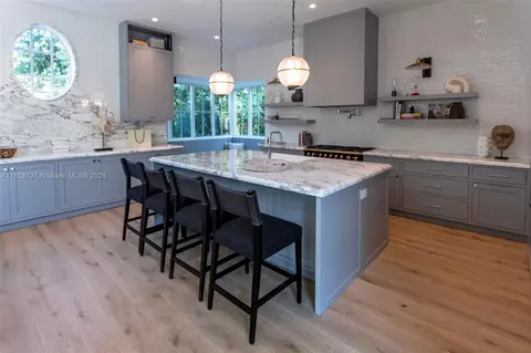 Kitchen - Undisclosed, Key Biscayne, FL 33149 photo 1 of 9