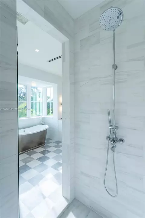 Bath - Undisclosed, Key Biscayne, FL 33149 photo 8 of 14
