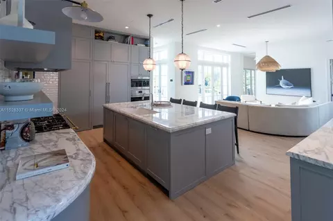 Kitchen - Undisclosed, Key Biscayne, FL 33149 photo 7 of 9