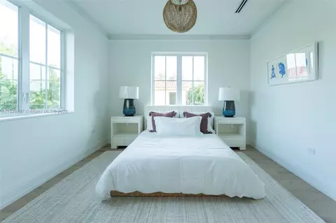 Bedroom - Undisclosed, Key Biscayne, FL 33149 photo 7 of 19