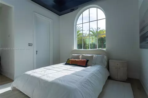 Bedroom - Undisclosed, Key Biscayne, FL 33149 photo 17 of 19
