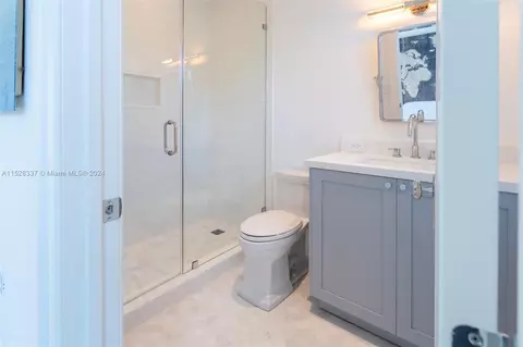 Bath - Undisclosed, Key Biscayne, FL 33149 photo 13 of 14
